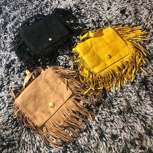 In a “Fringe” Crossbody😍